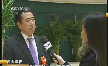 袁仲雪出席第十二屆全國(guó)人民代表大會(huì)